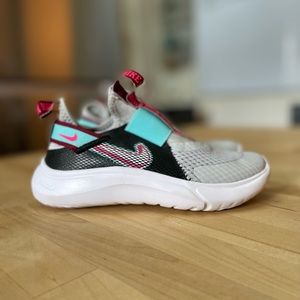 Little Girl Nike Slip On Flex Running Shoes - Size 12